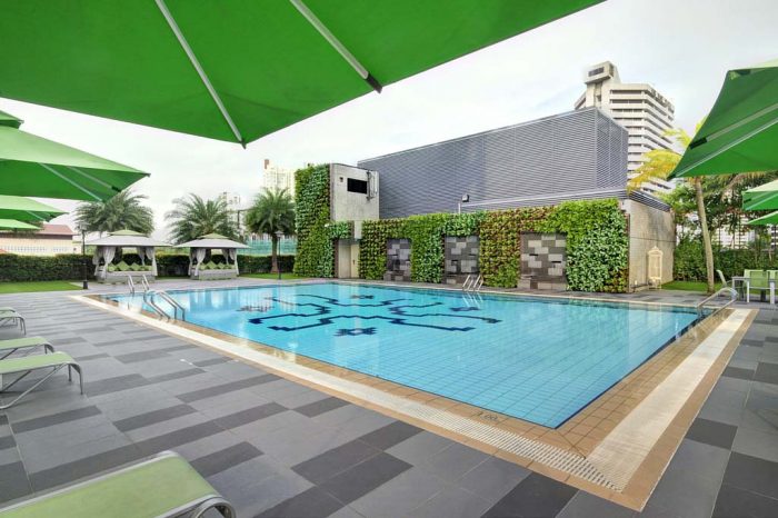 otel-havuz-yapay-cicek